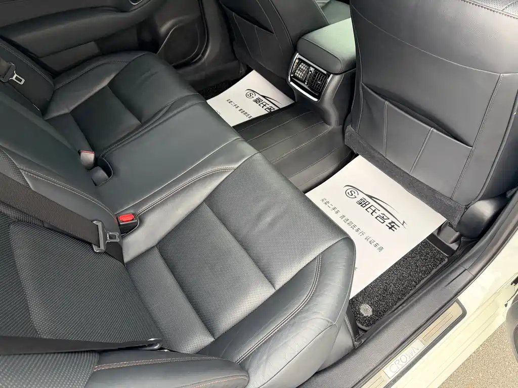 Toyota Crown 2015 — фото 11