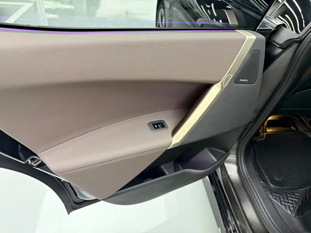 BMW iX 2022 — фото 13