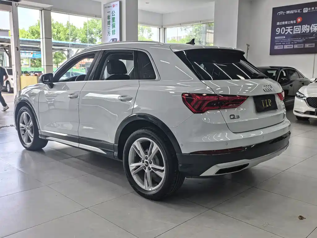 Audi Q3 2023 — фото 12