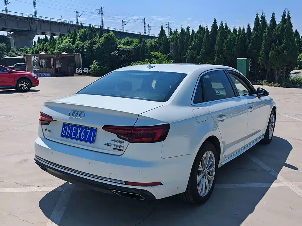 Audi A4L 2019