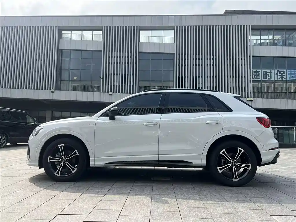 Audi Q3 2023 — фото 2
