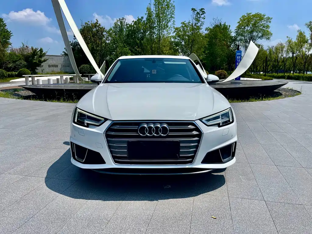 Audi A4L 2019 — фото 2