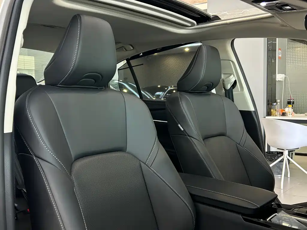 Toyota Camry 2024 — фото 11