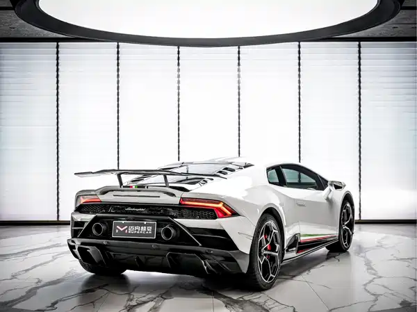 Lamborghini Huracan 2021