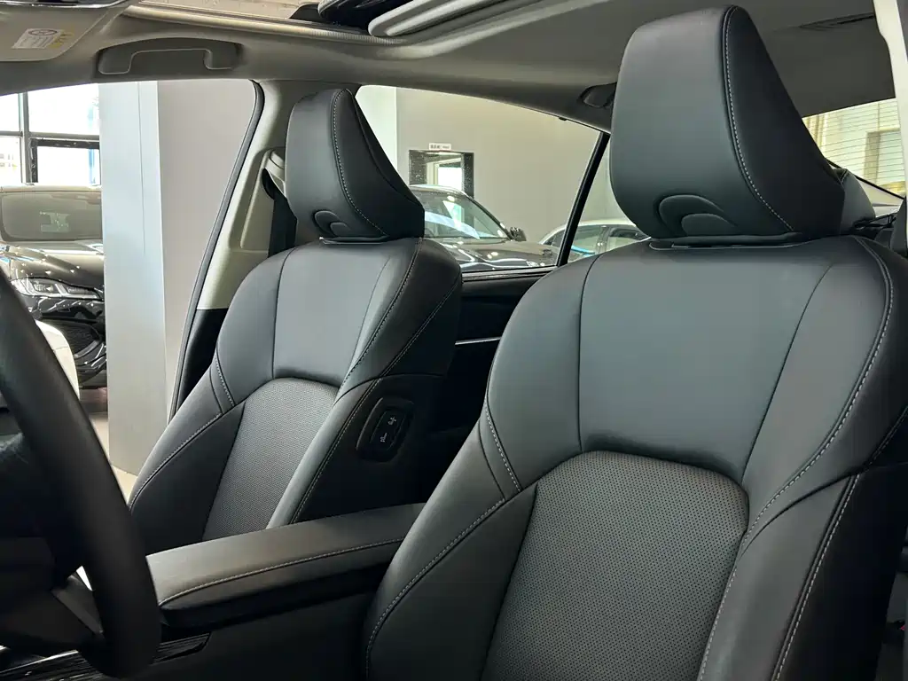 Toyota Camry 2024 — фото 12
