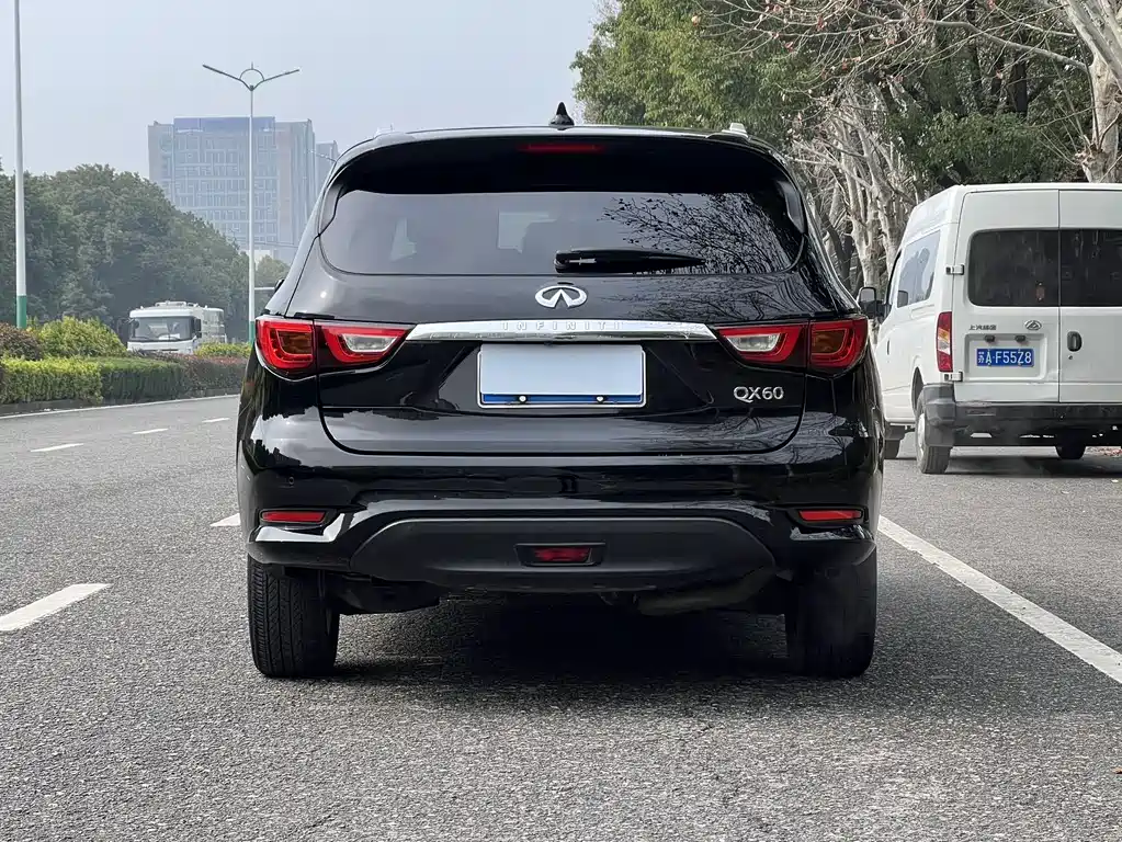 Infiniti QX60 2018 — фото 18