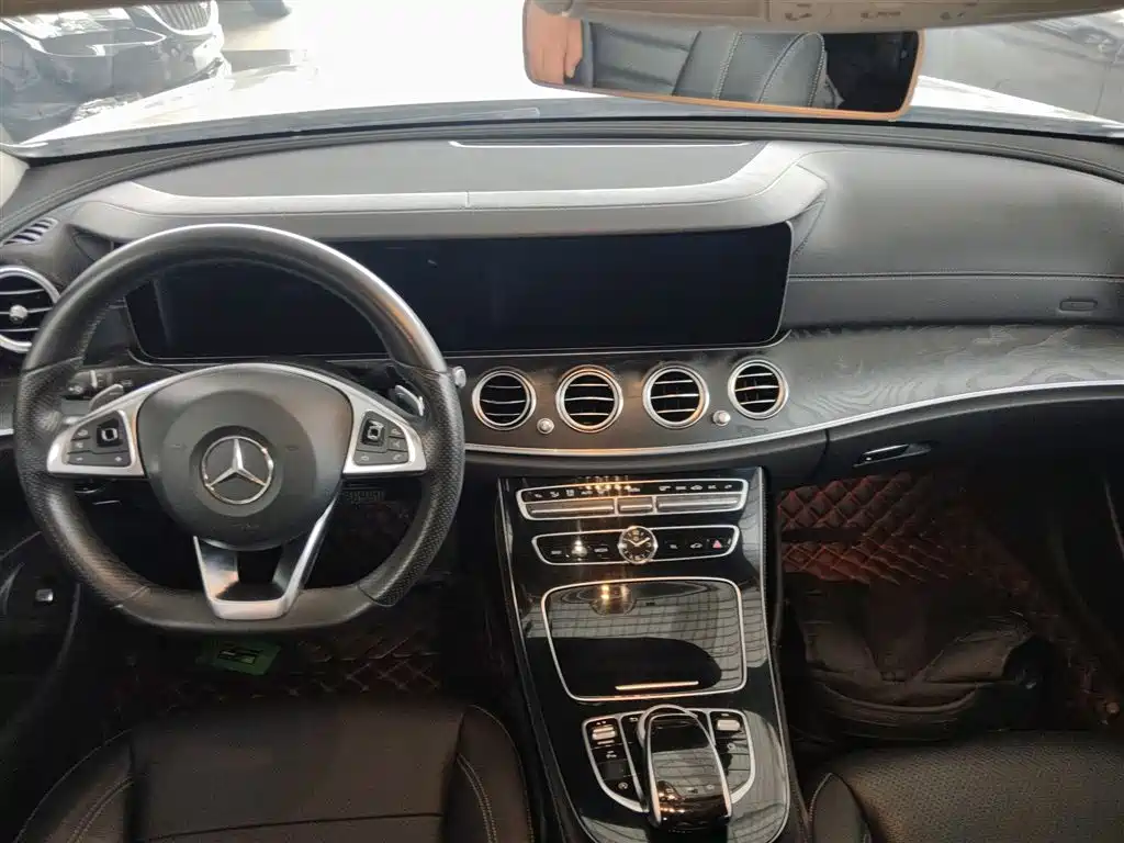 Mercedes-Benz E-Class 2017 — фото 10