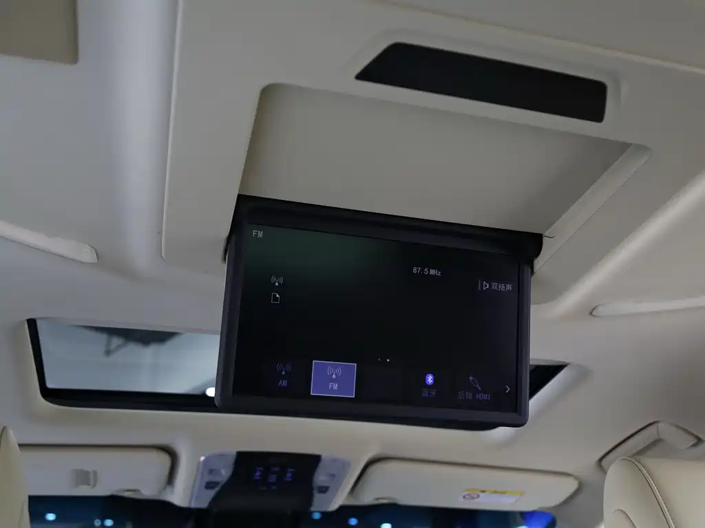 Toyota Alphard 2022 — фото 13