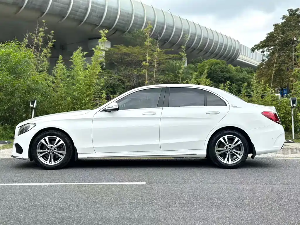 Mercedes-Benz C-Class 2017