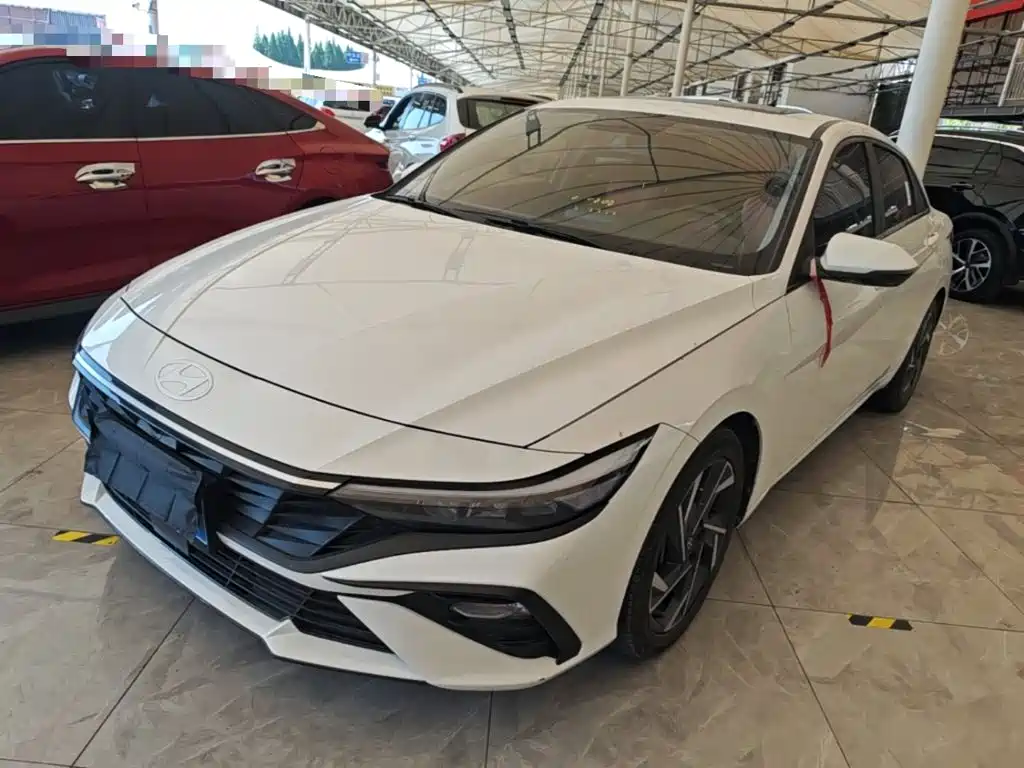 Hyundai Elantra 2024