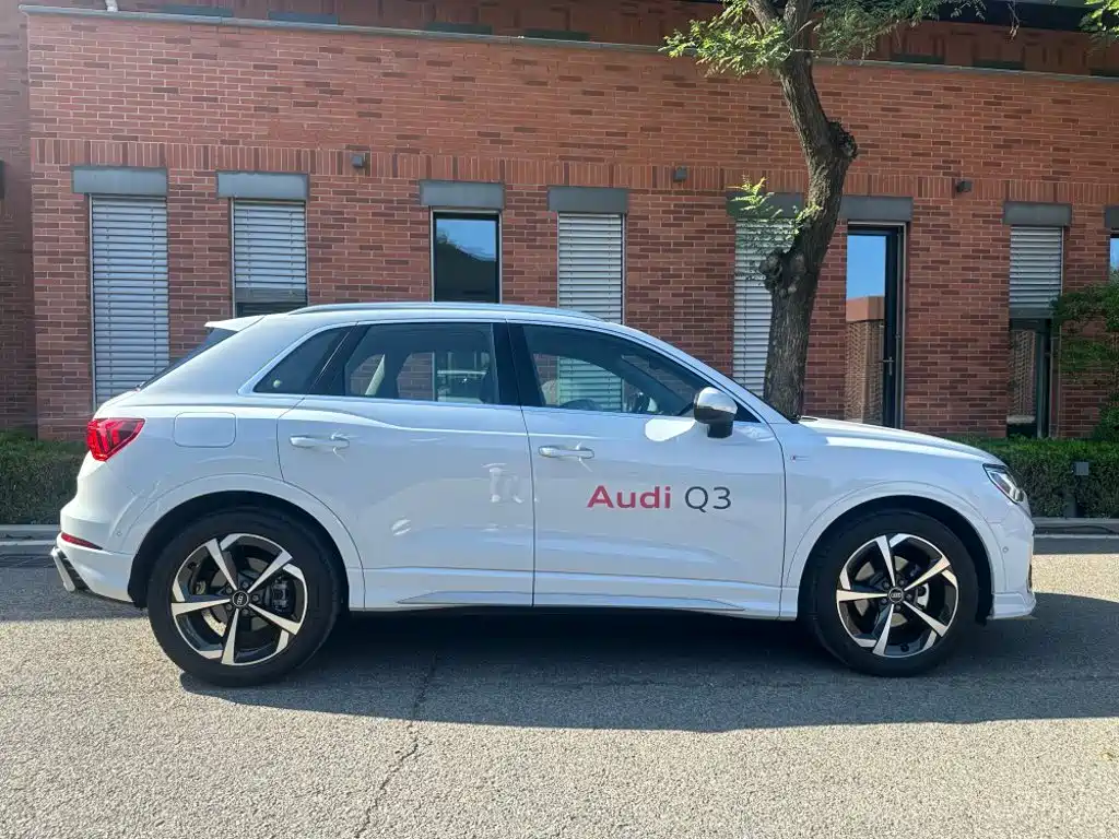 Audi Q3 2025 — фото 13