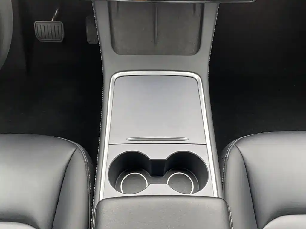 Tesla Model Y 2023 — фото 22