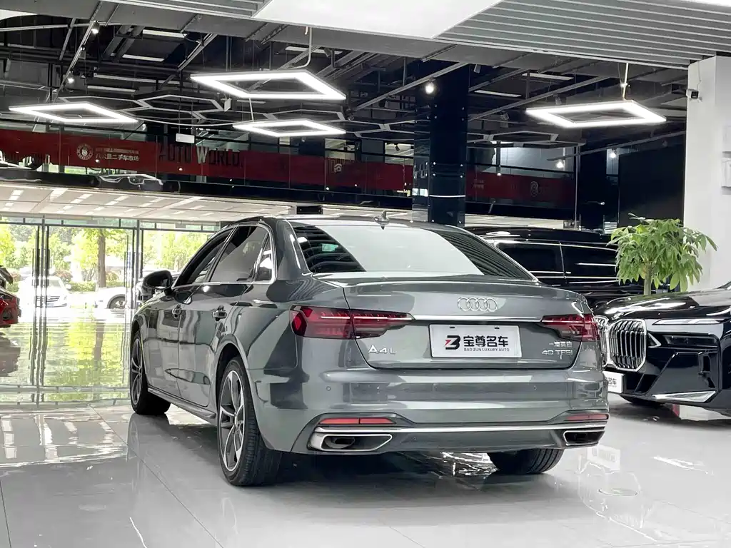 Audi A4L 2021 — фото 11