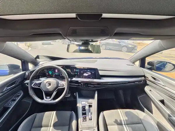 Volkswagen Golf 2021