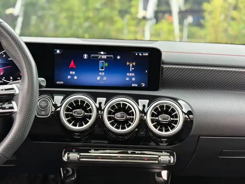 Mercedes-Benz A-Class 2024 — фото 15