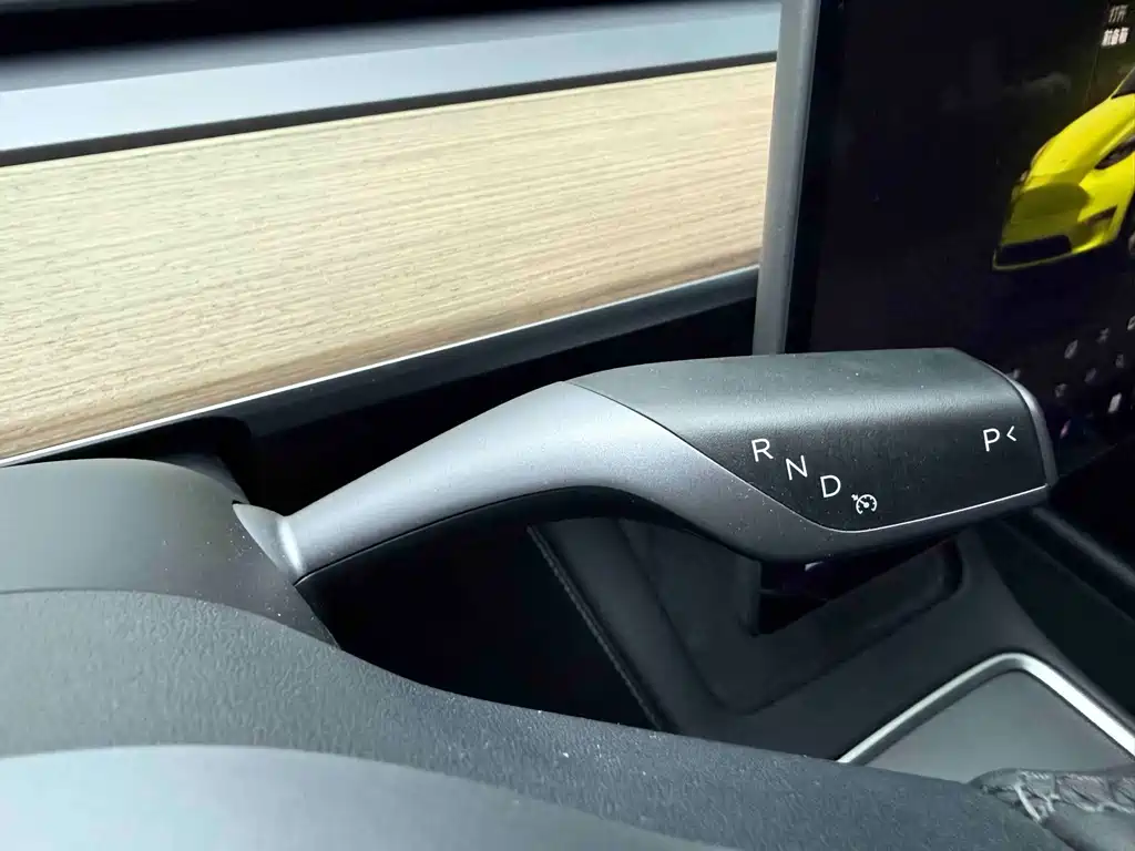 Tesla Model Y 2023 — фото 17