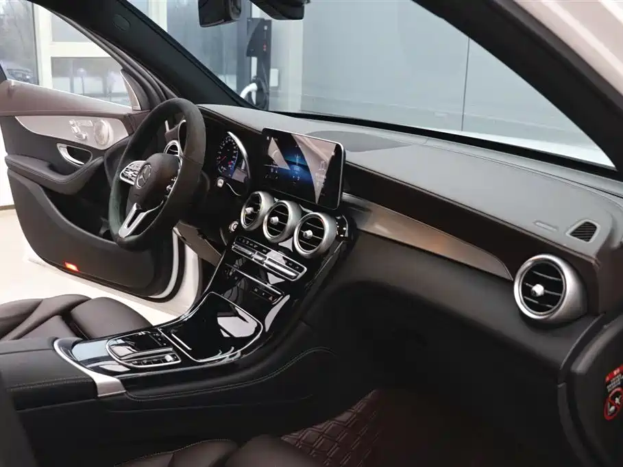 Mercedes-Benz GLC 2021 — фото 25