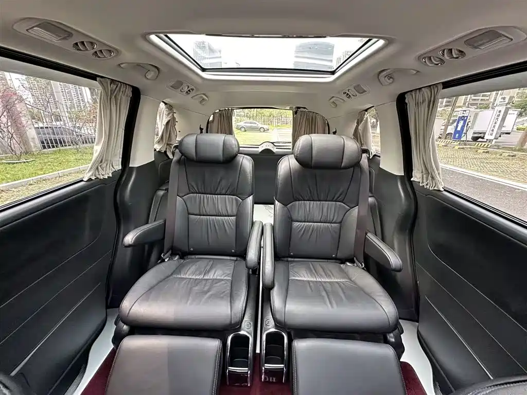 Honda Odyssey 2018 — фото 6