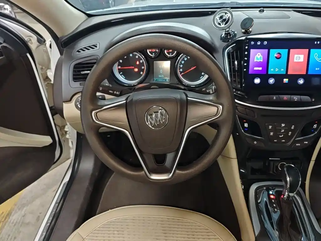Buick Regal 2017 — фото 11