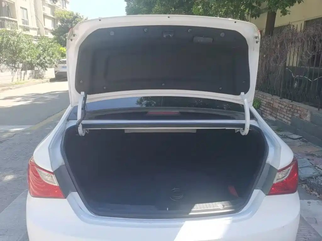 Hyundai Sonata 2015 — фото 19