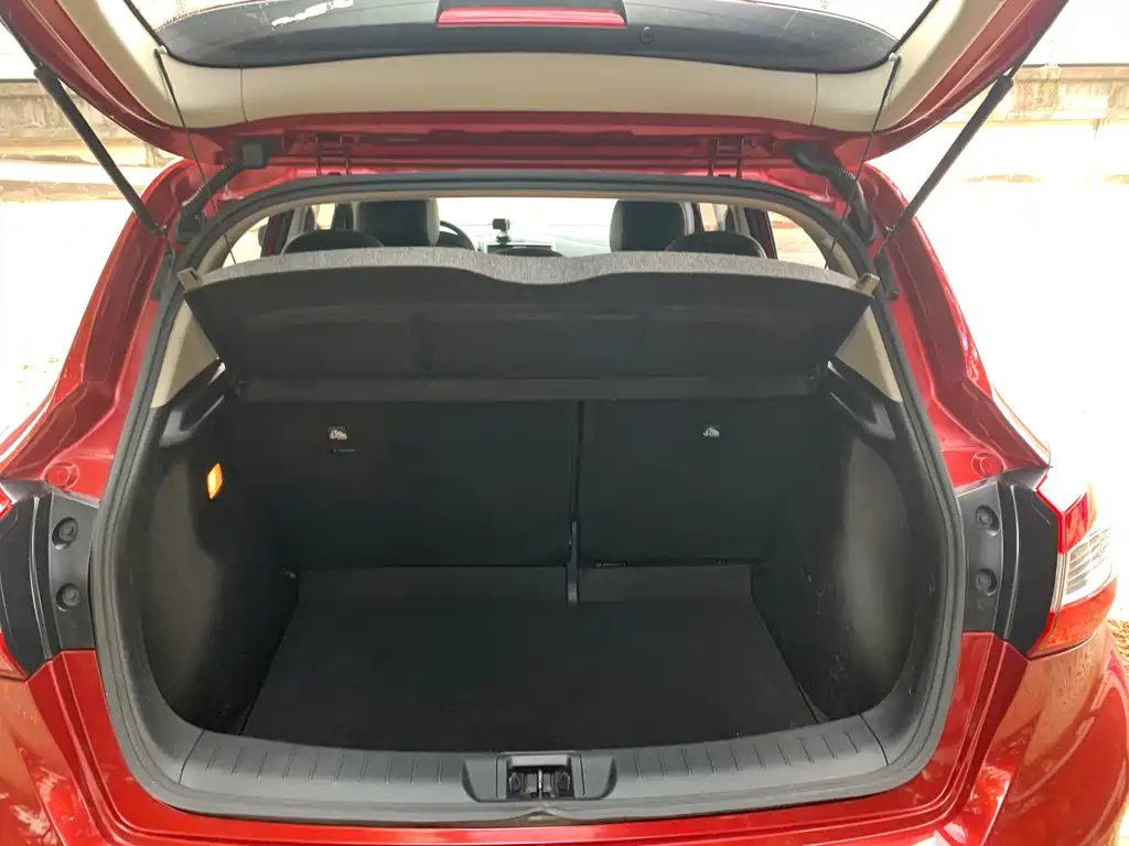 Nissan Tiida 2020 — фото 15