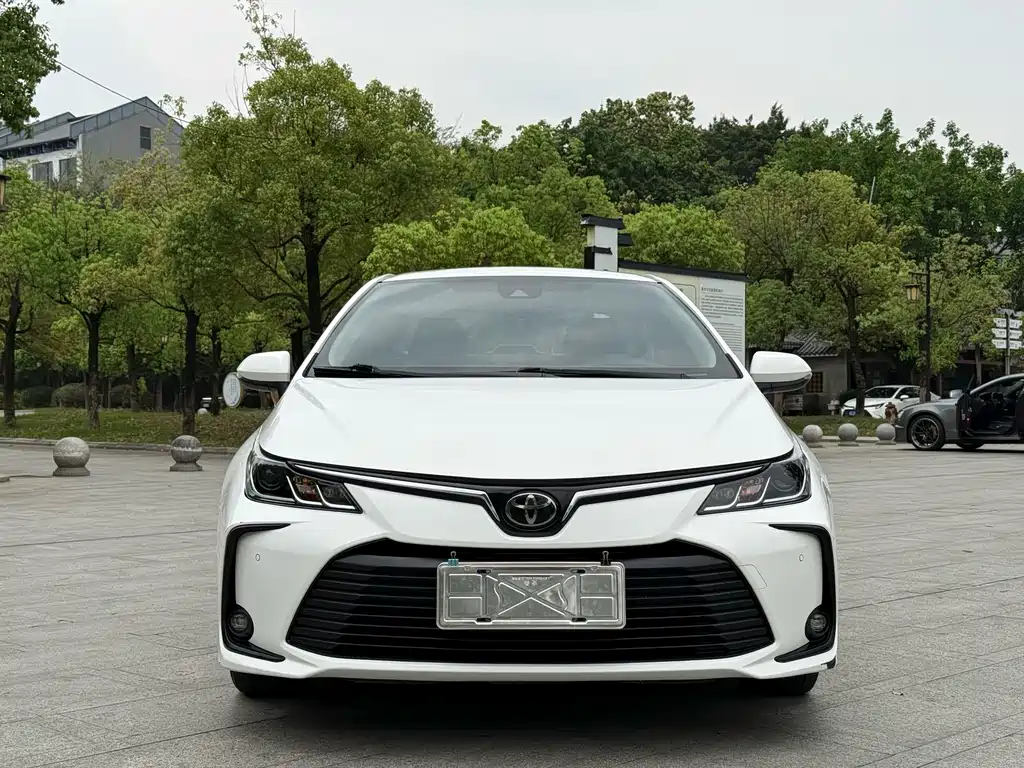 Toyota Corolla 2021 — фото 2