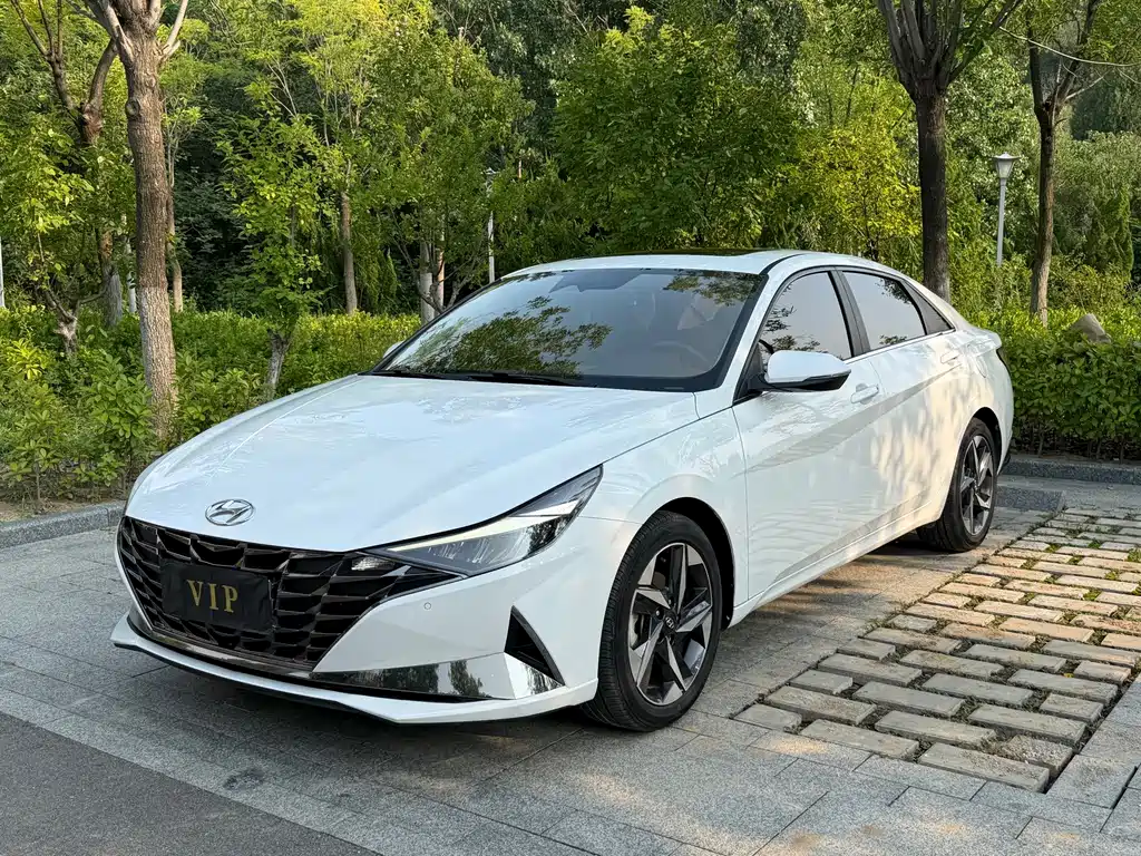 Hyundai Elantra 2022