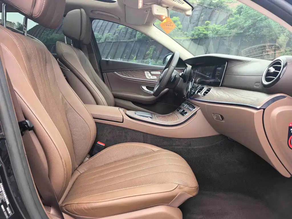 Mercedes-Benz E-Class 2020 — фото 11