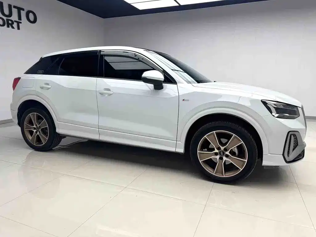 Audi Q2L 2022
