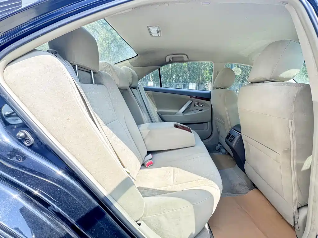 Toyota Camry 2014 — фото 12