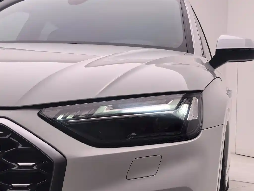 Audi Q5L Sportback 2021 — фото 27