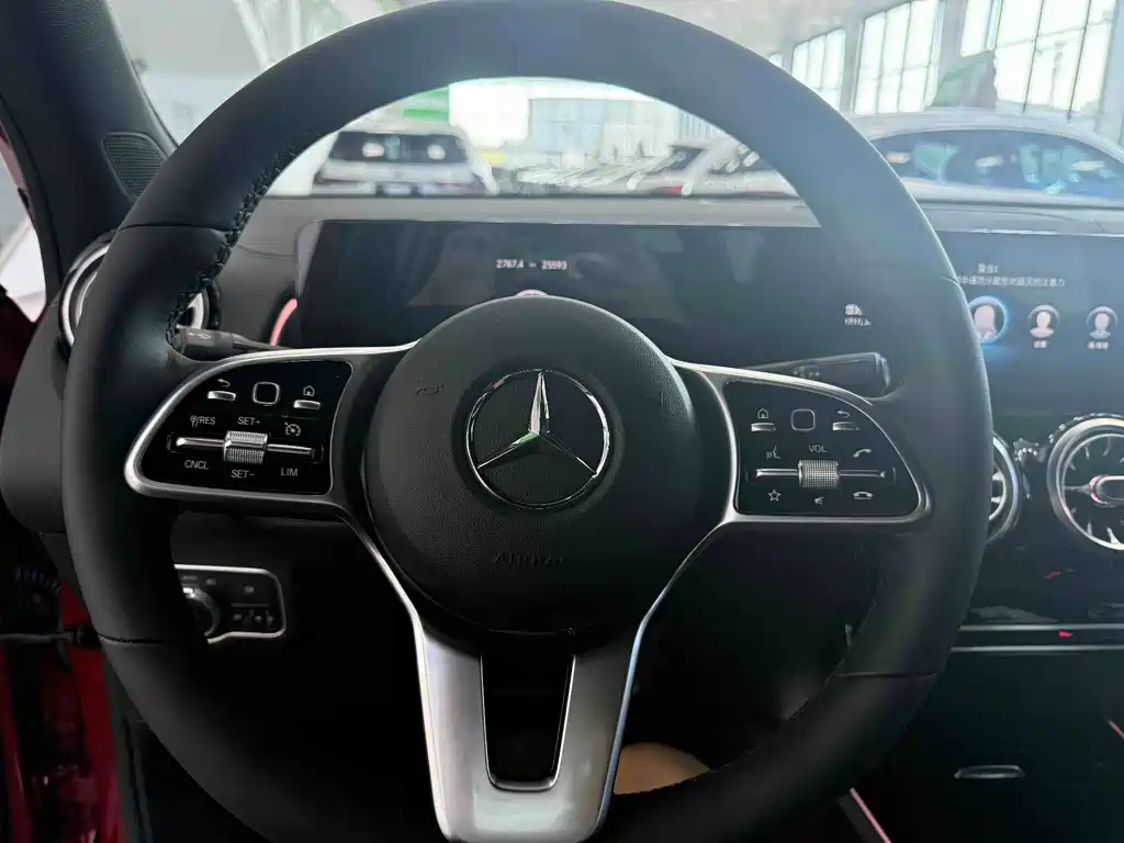 Mercedes-Benz GLB 2021 — фото 11