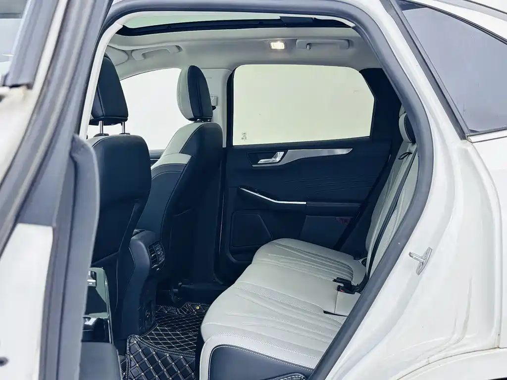 Ford Escape 2021 — фото 14