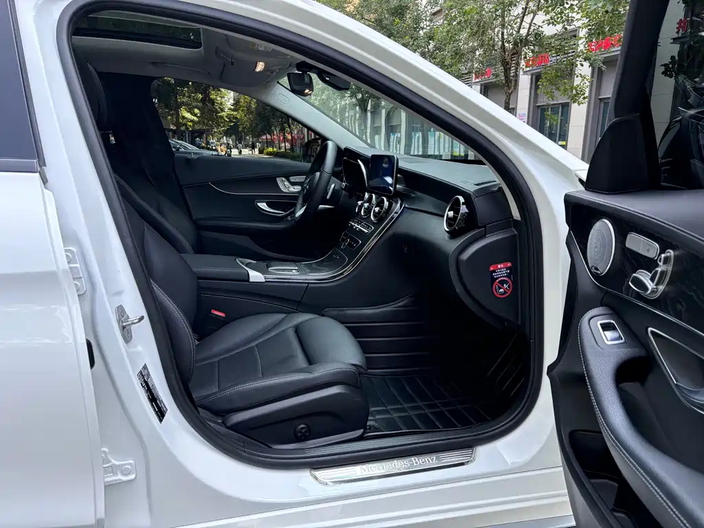 Mercedes-Benz C-Class 2021