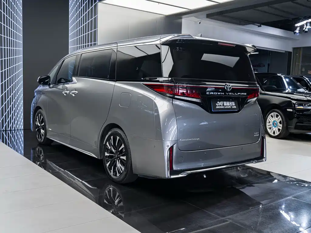 Toyota Vellfire 2024 — фото 16