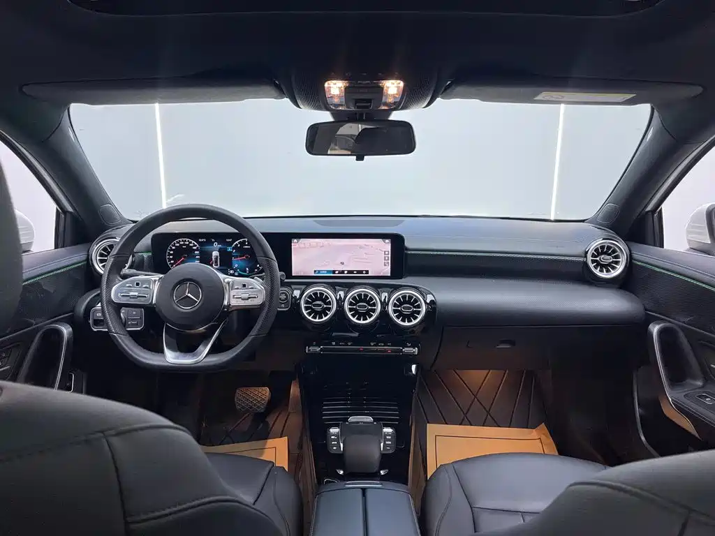 Mercedes-Benz A-Class 2022 — фото 18