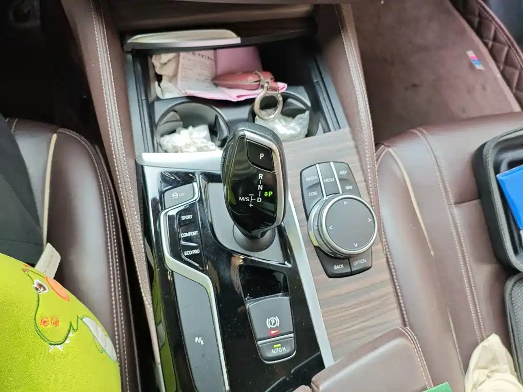 BMW 5 Series 2019 — фото 15