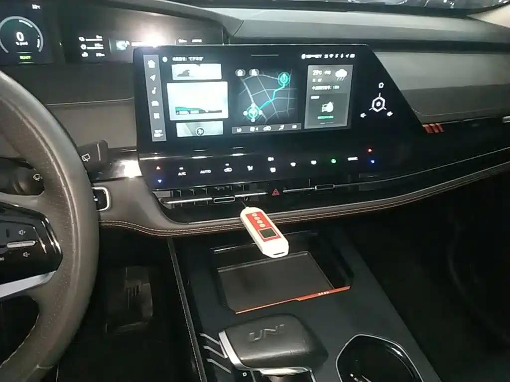 Changan UNI-K Smart Electronic Idd 2022 — фото 13