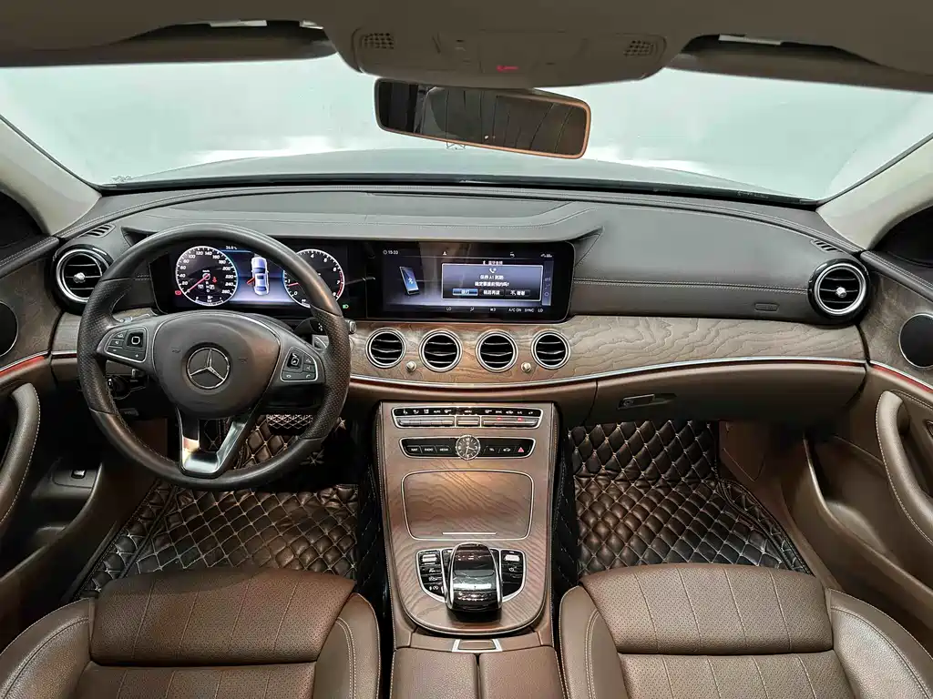 Mercedes-Benz E-Class 2018 — фото 9