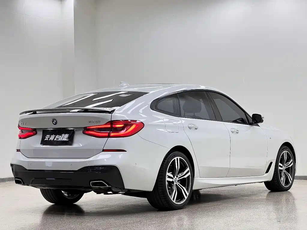 BMW 6 Series GT 2018 — фото 6