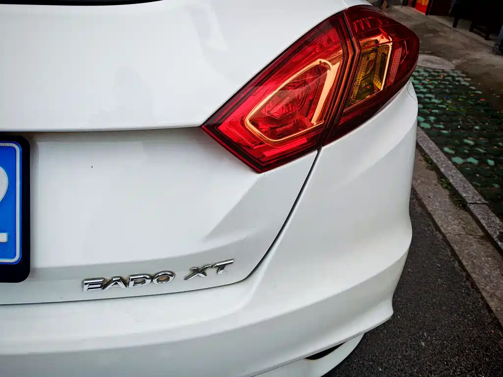 Changan Eado XT 2016 — фото 11