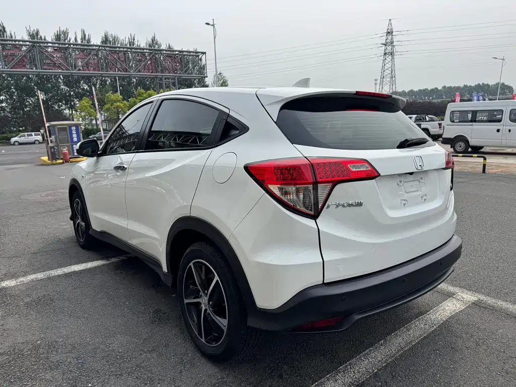 Honda Vezel 2022 — фото 7