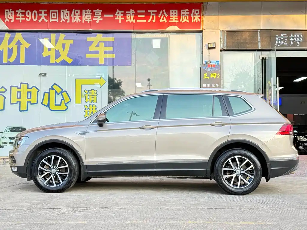Volkswagen Tiguan L 2018 — фото 15
