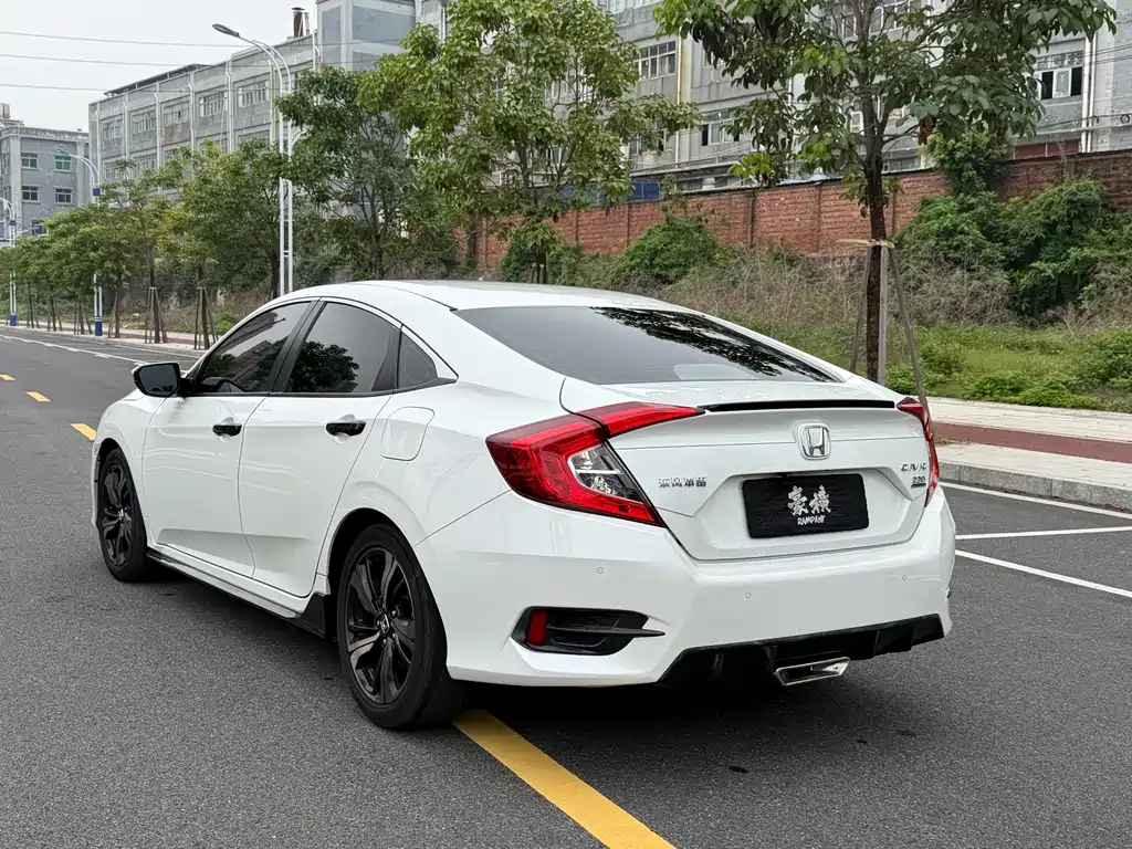 Honda Civic 2020 — фото 6