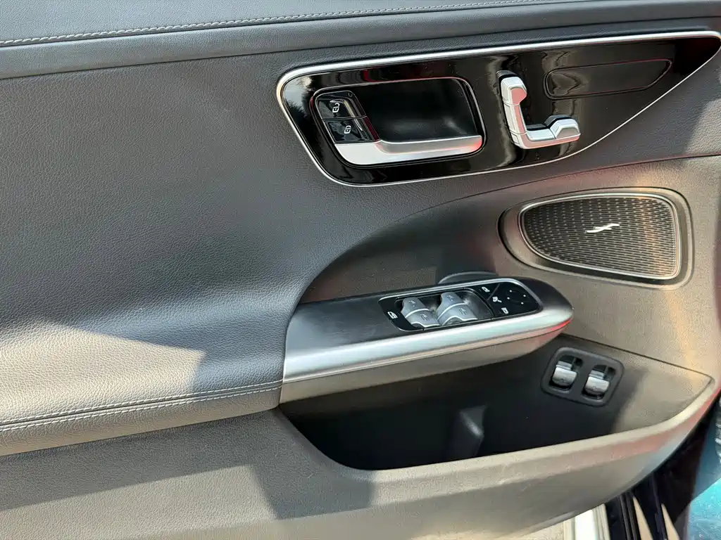Mercedes-Benz C-Class New Energy 2023 — фото 11