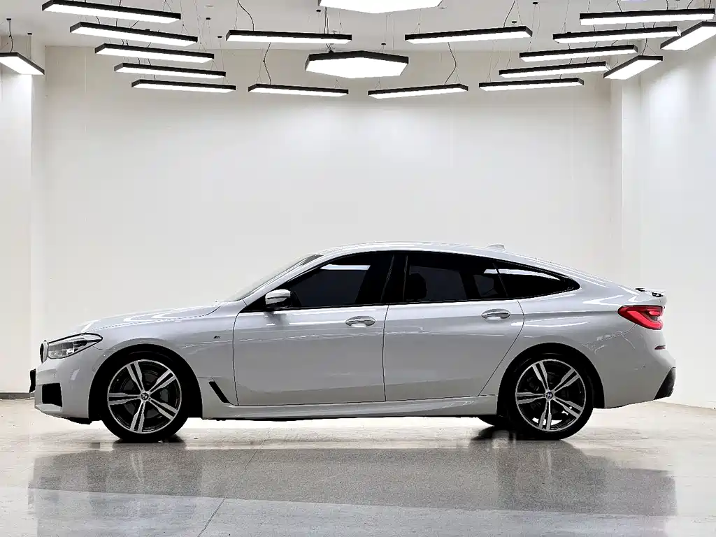 BMW 6 Series GT 2018 — фото 7