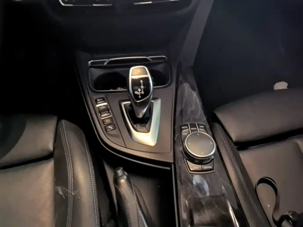 BMW 3 Series GT 2017 — фото 14