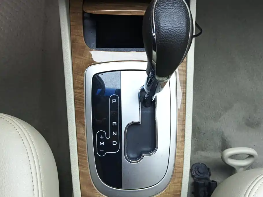 Buick Excelle 2016 — фото 16
