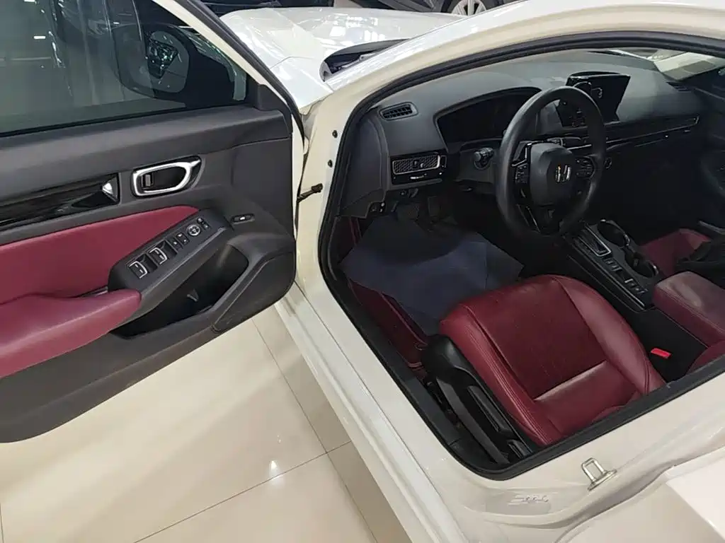 Honda Civic 2023 — фото 16