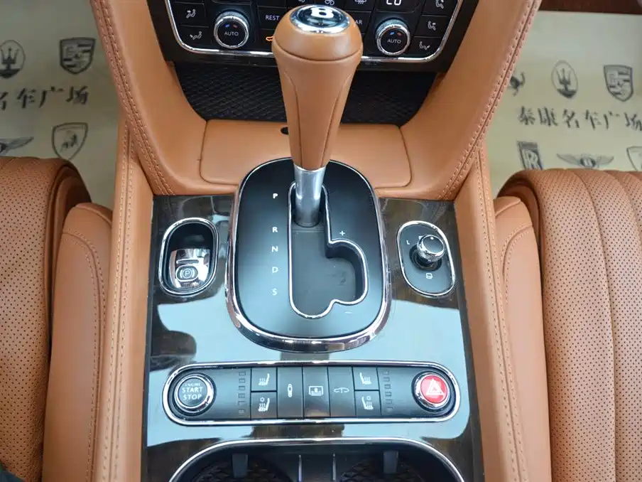 Bentley Flying Spur 2017 — фото 11